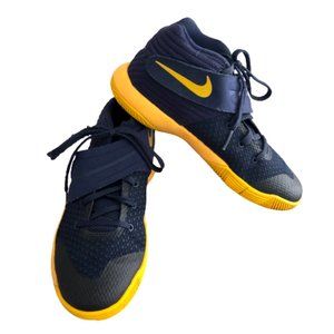 Boys Nike Kyrie Sz: Youth 1.5 y Sneakers